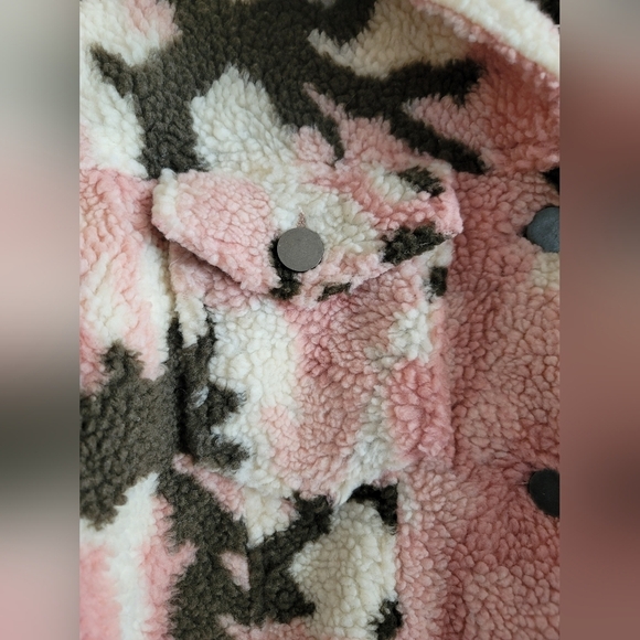 Apparis, Teresa Camo Faux Shearling Jacket, Pink/Brown/Cream, Size Small - Picture 9 of 14